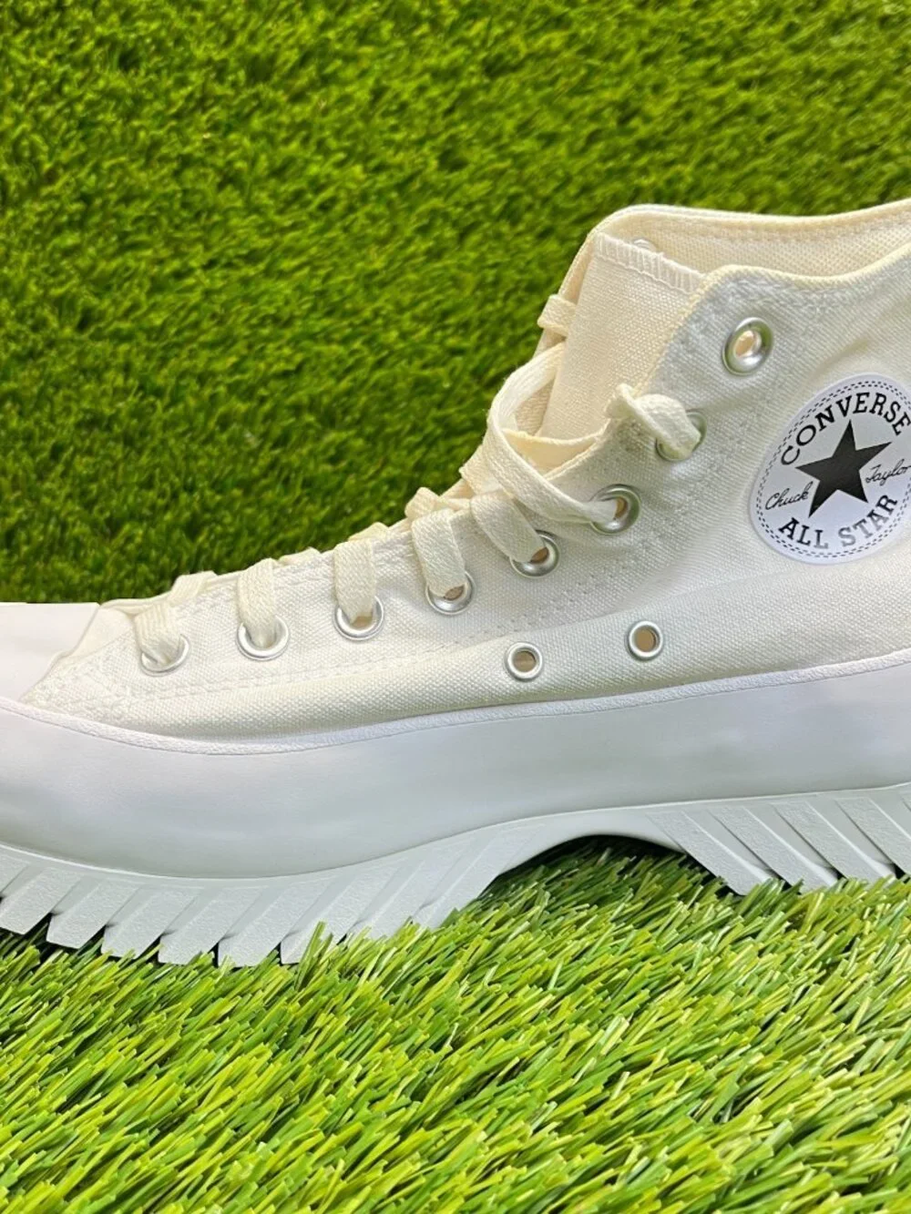 Converse Chuck Taylor All Star Lugged 2 Mens Size 8.5 Athletic Shoes Sneakers - Picture 2 of 10